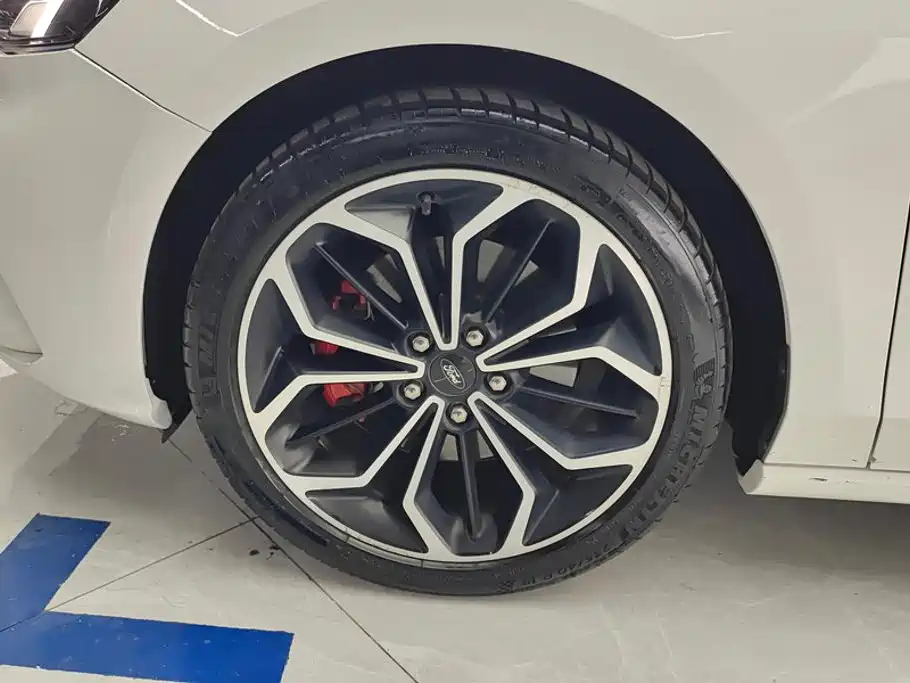 Ford Focus — миниатюра 6