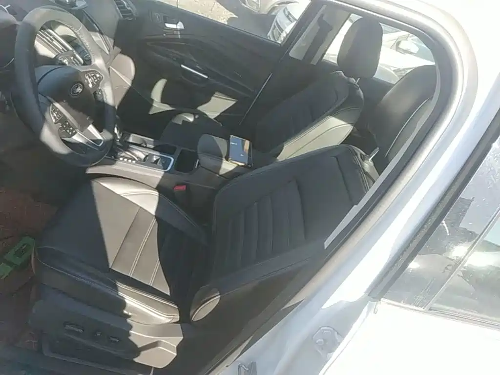 Ford Kuga — миниатюра 15