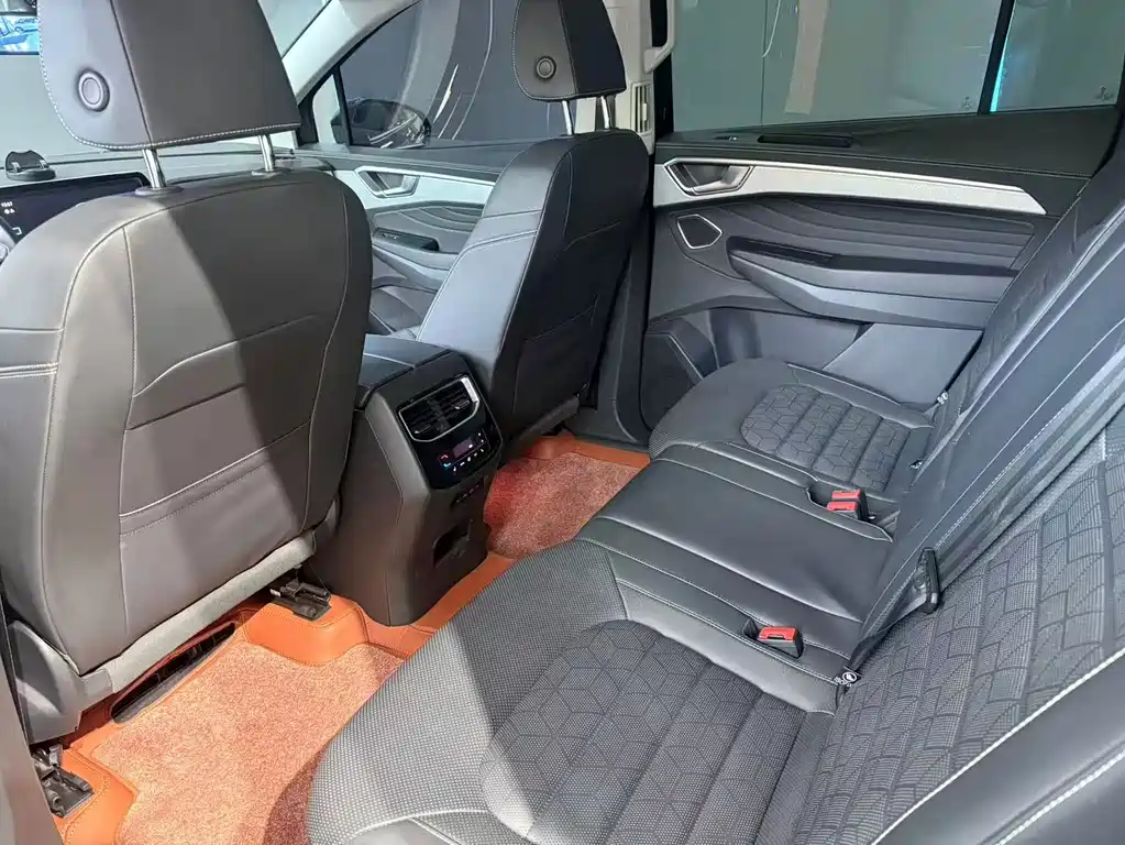 Volkswagen Talagon — миниатюра 9