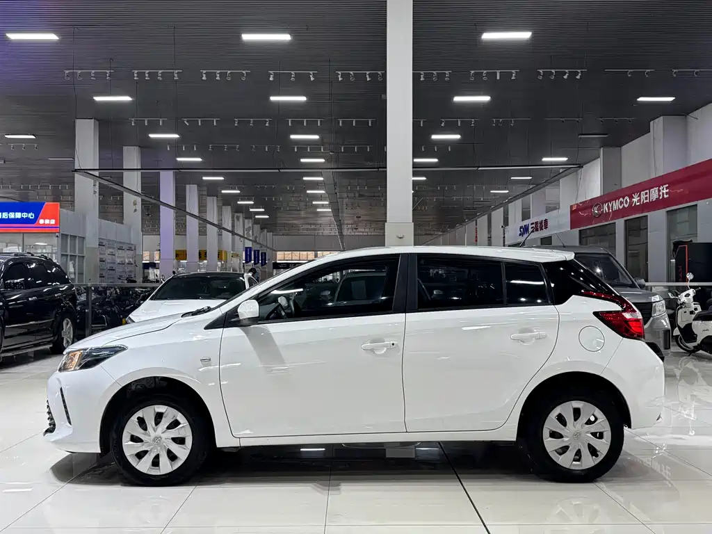 Toyota Vios FS — миниатюра 10