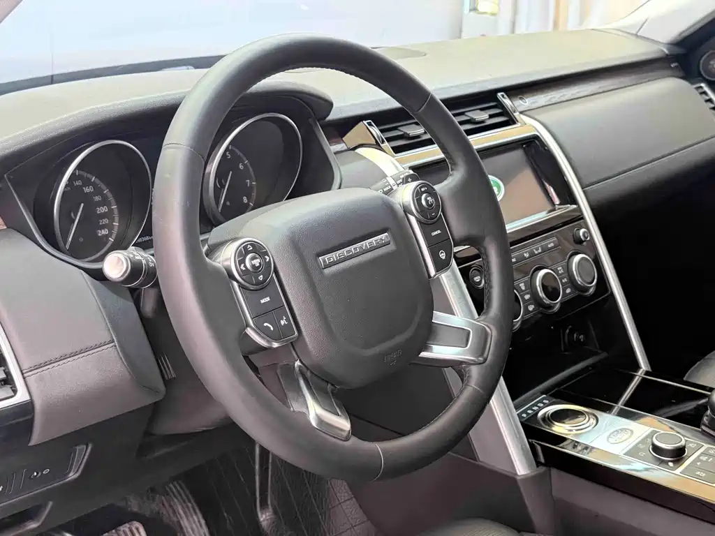 Land Rover Discovery — миниатюра 5