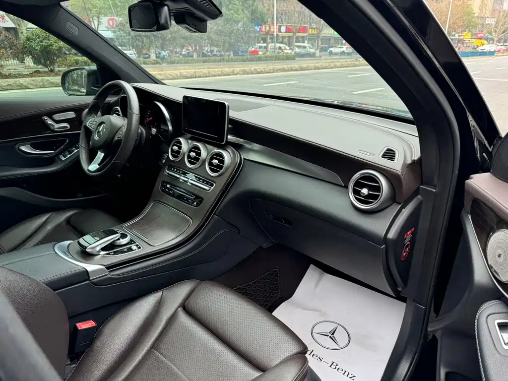 Mercedes-Benz GLC — миниатюра 12