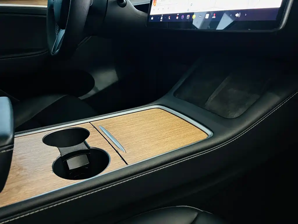 Tesla Model Y — фотографии объявления, Фото 22