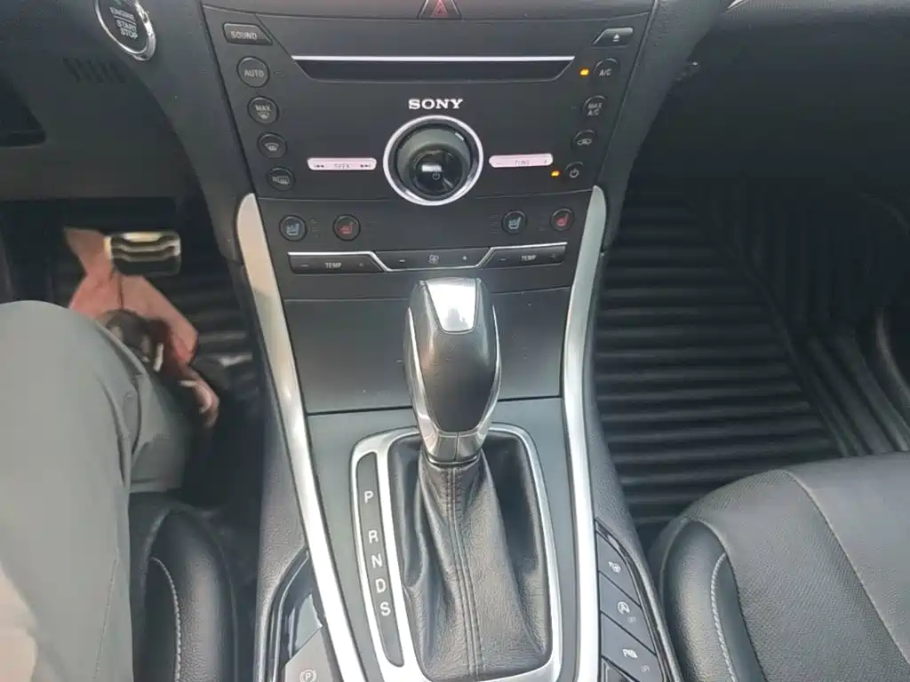 Ford Edge — миниатюра 14