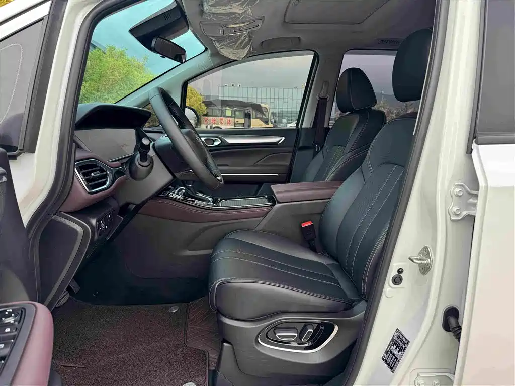 GAC Motor Trumpchi M6 — миниатюра 4