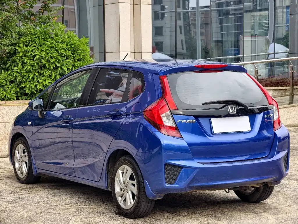 Honda Fit — миниатюра 6