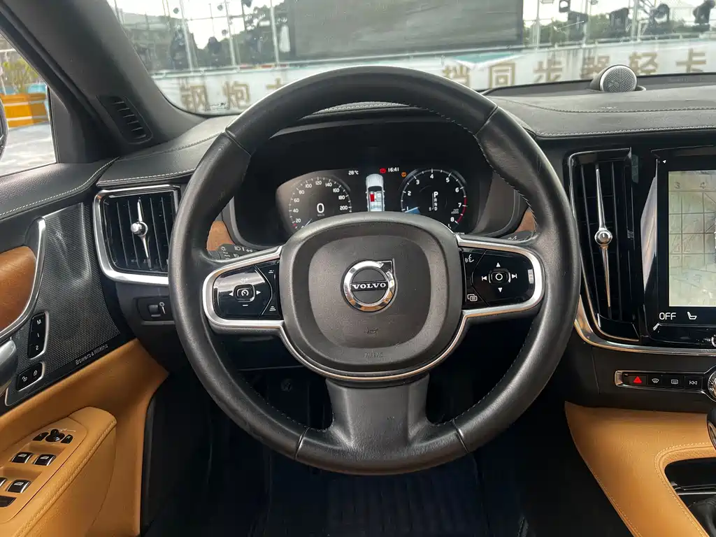 Volvo S90 — миниатюра 14