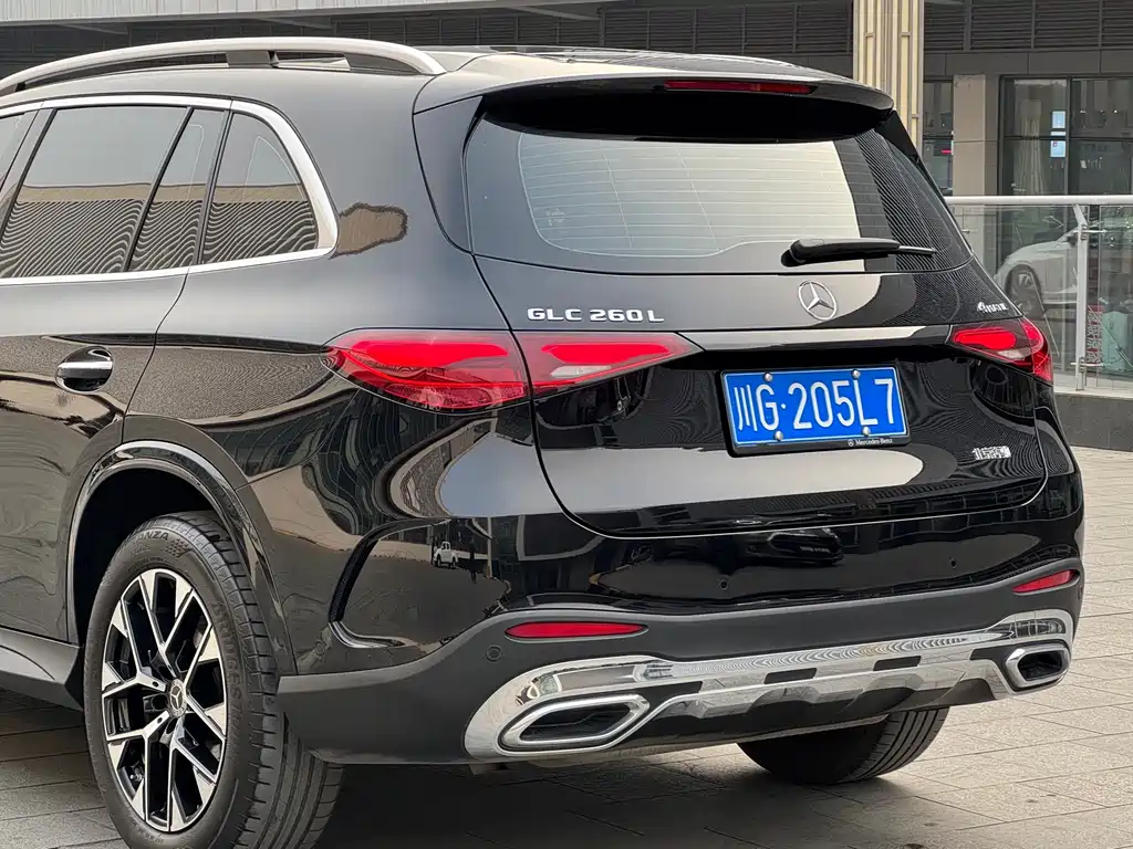 Mercedes-Benz GLC 2023 GLC 260 L 4MATIC Luxury 5 мест