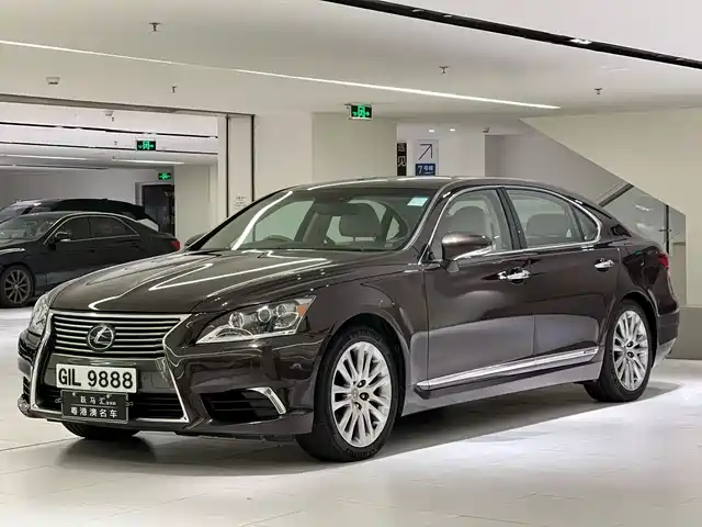 2013 Lexus LS