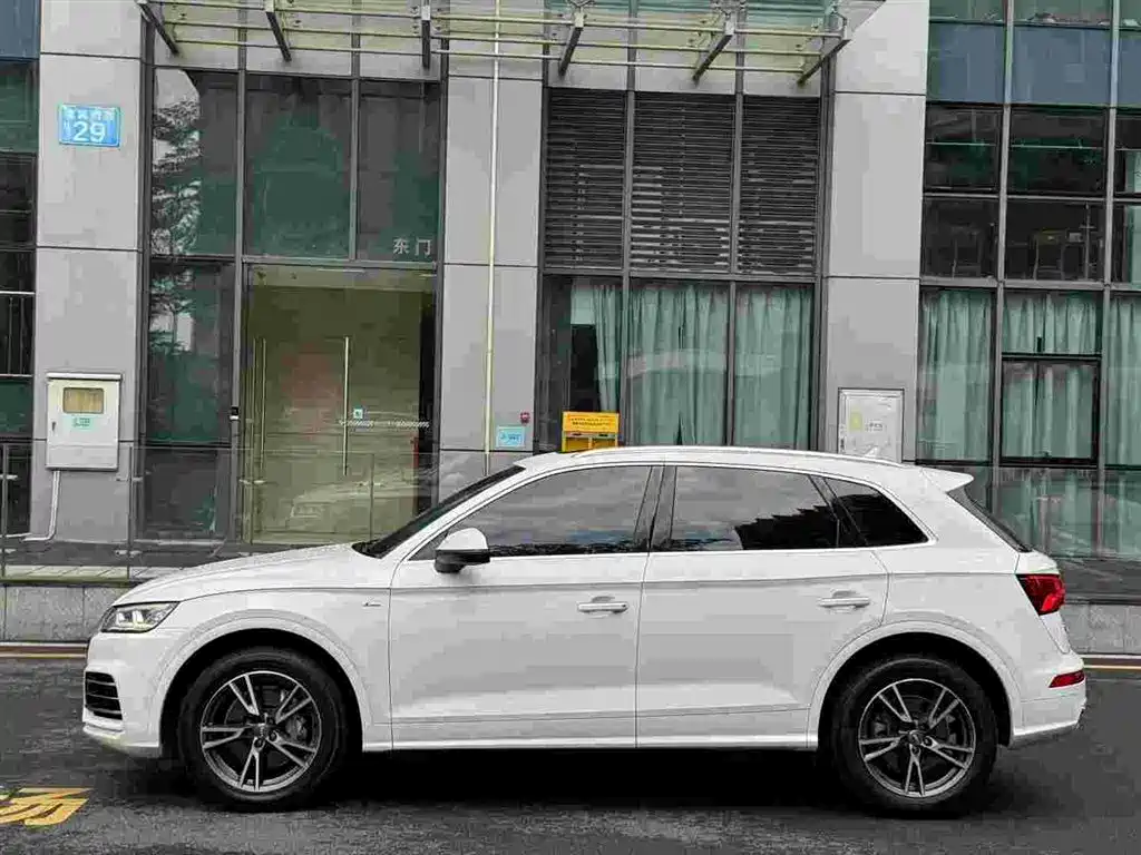 Audi Q5L — миниатюра 3
