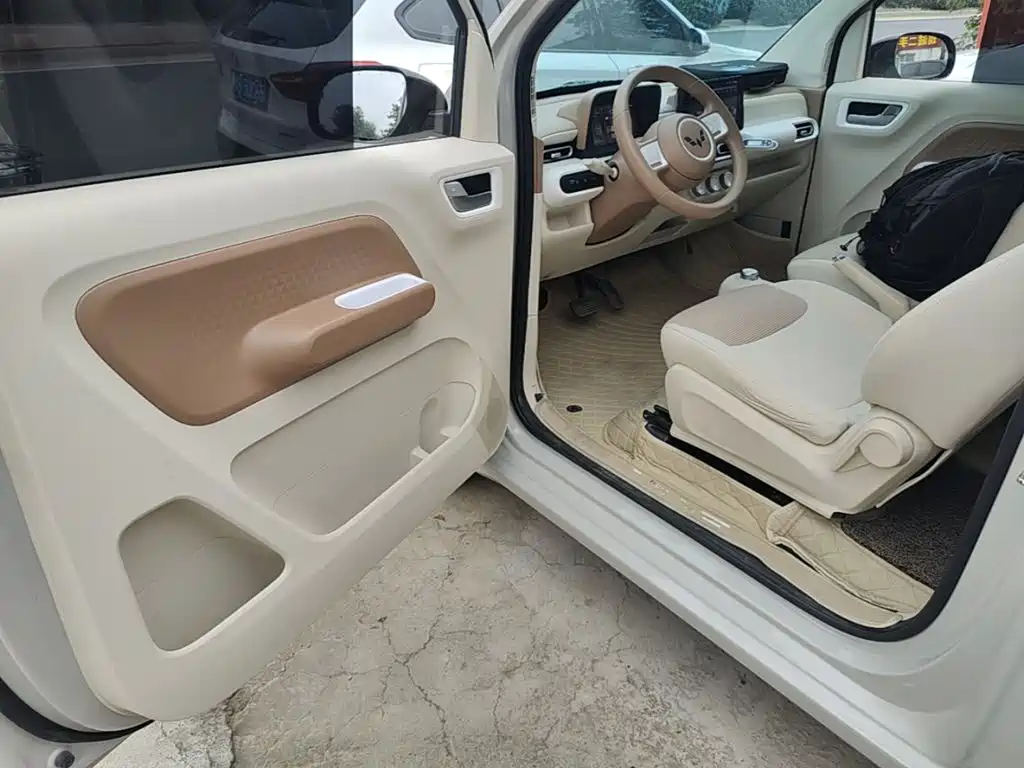 Wuling MINIEV — миниатюра 16