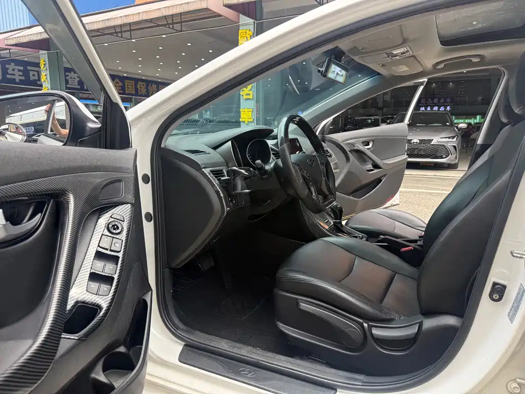Hyundai Elantra Langdong — миниатюра 7
