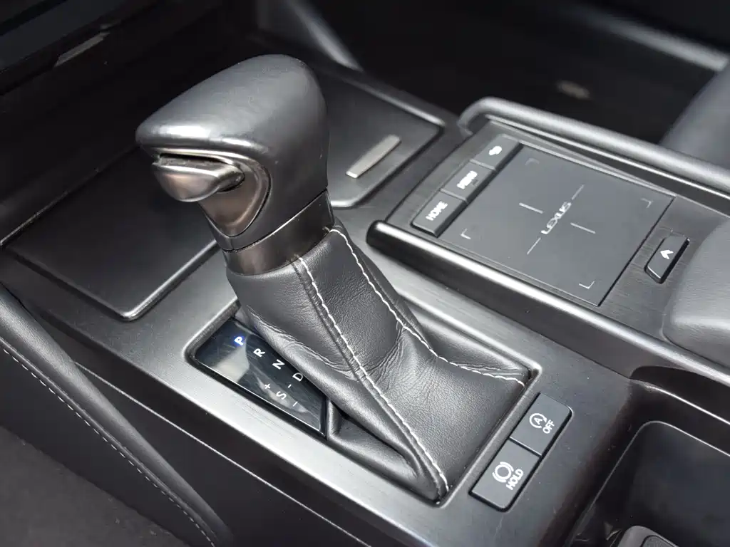 Lexus ES 2018 200 V