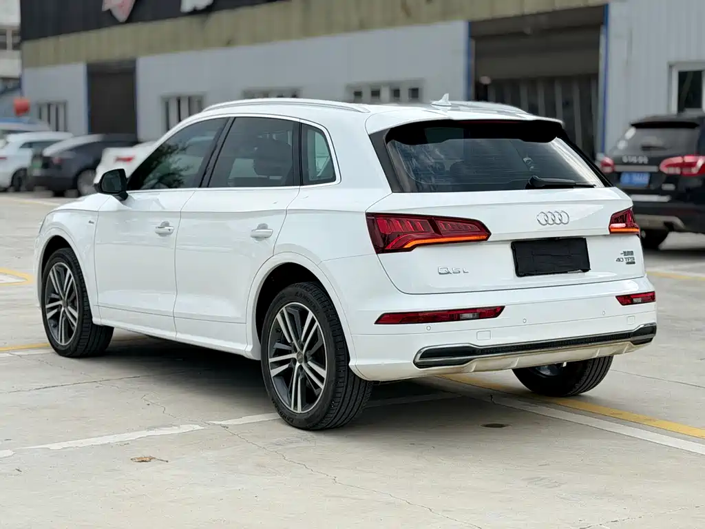 Audi Q5L — миниатюра 5