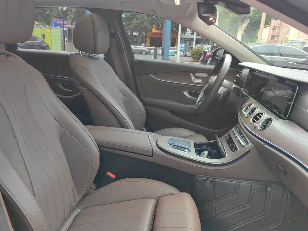 Mercedes-Benz E-Class E 2023 E 260 L