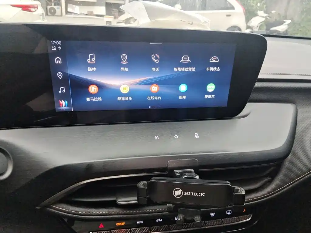 Buick Verano — миниатюра 16