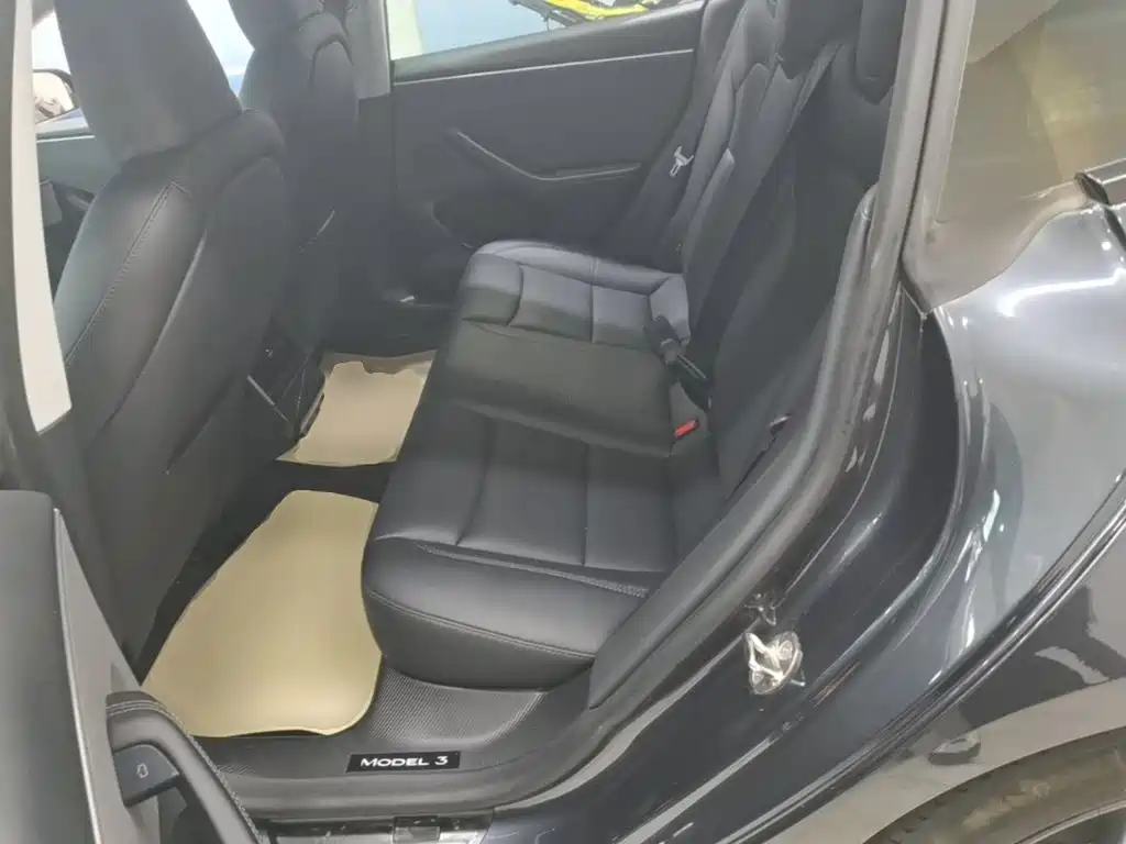 Tesla Model 3 — миниатюра 17