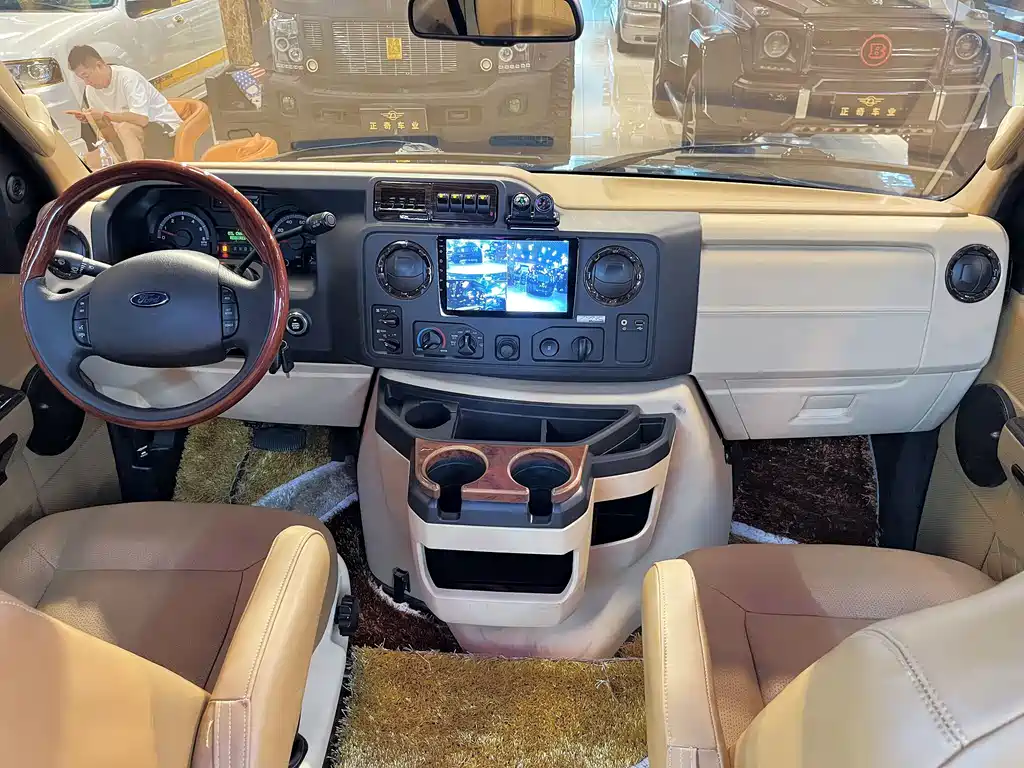 Ford E350 — миниатюра 12