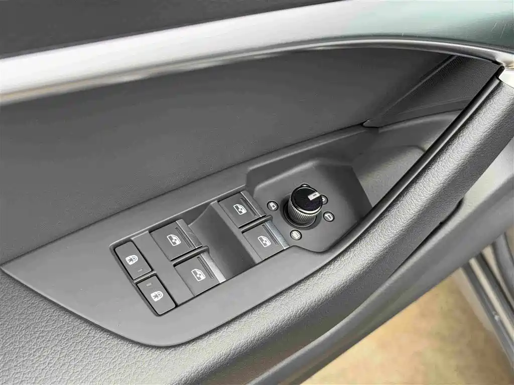 Audi A6L — миниатюра 8