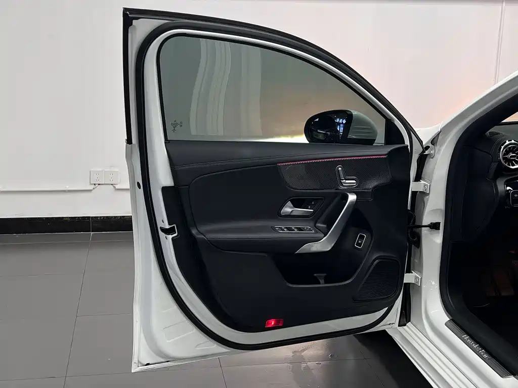 Mercedes-Benz A-Class — миниатюра 15
