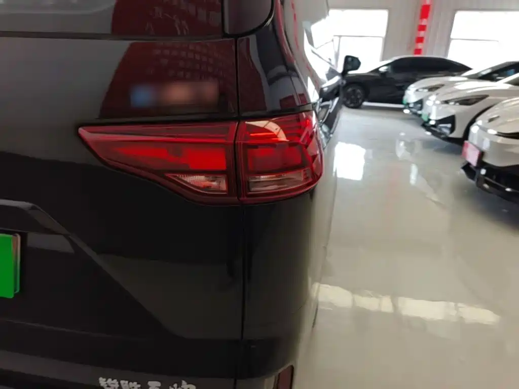 BAW Ruisheng Ace M7 New Energy — миниатюра 8