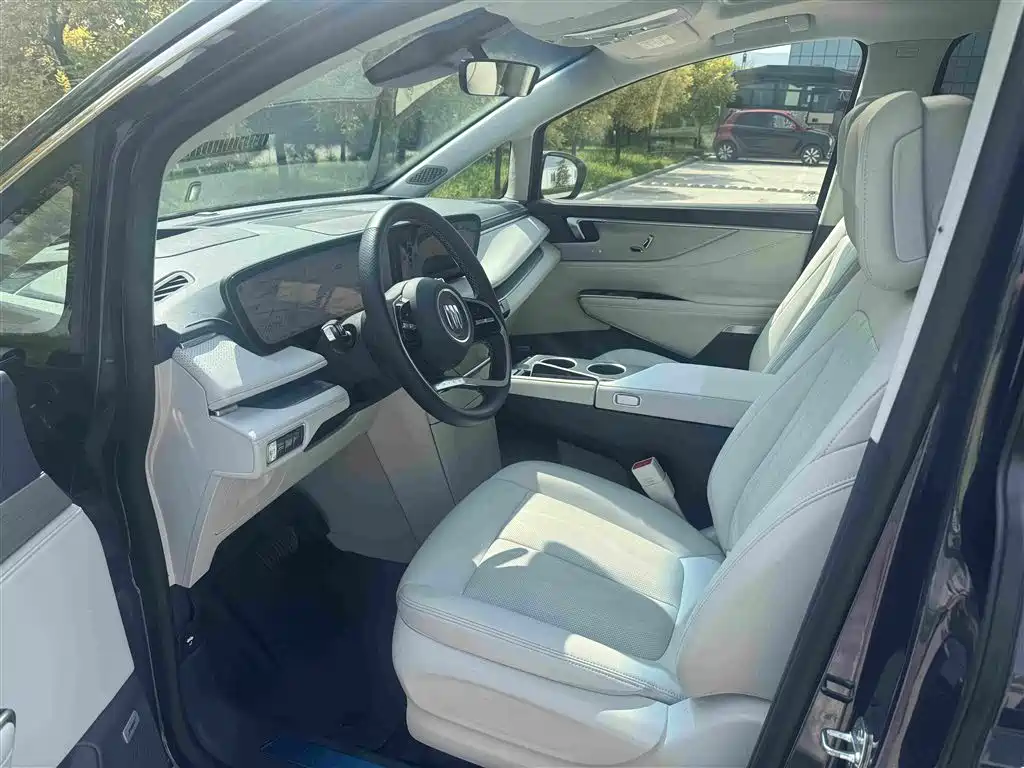 Buick GL8 Hybrid — миниатюра 4