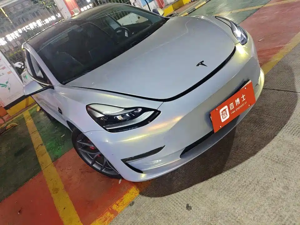 Tesla Model 3 — миниатюра 2