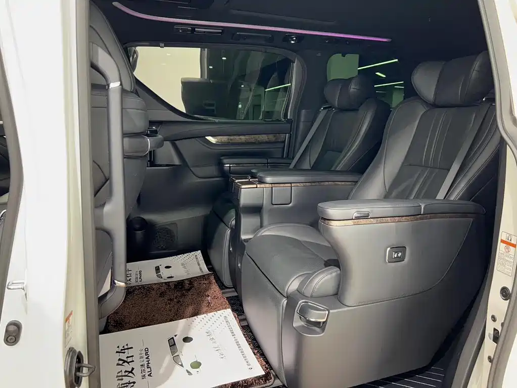 Toyota Alphard — фотографии объявления, Фото 19