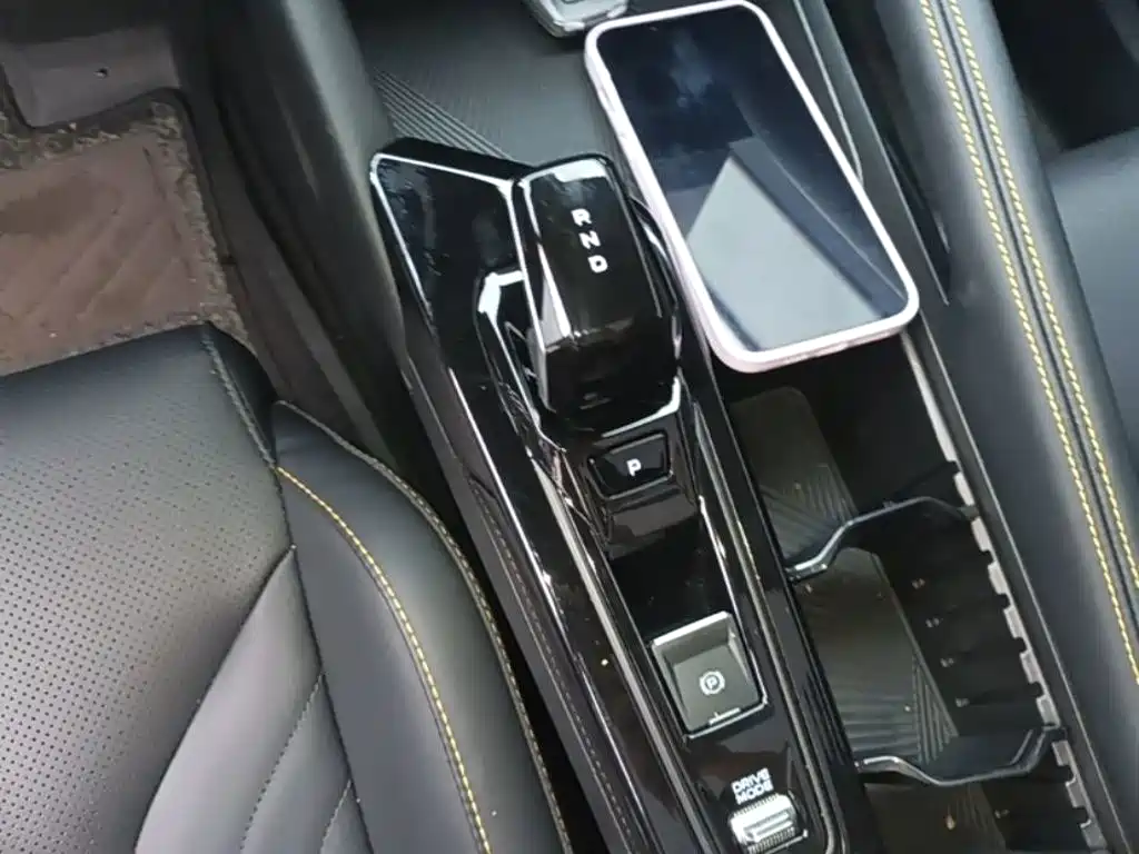 Geely Binyue — миниатюра 14