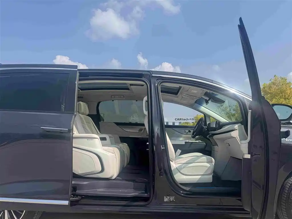 Buick GL8 Hybrid — миниатюра 13