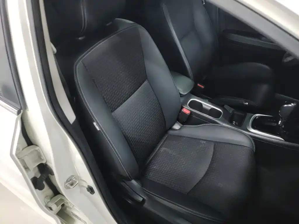 Nissan Tiida — миниатюра 25