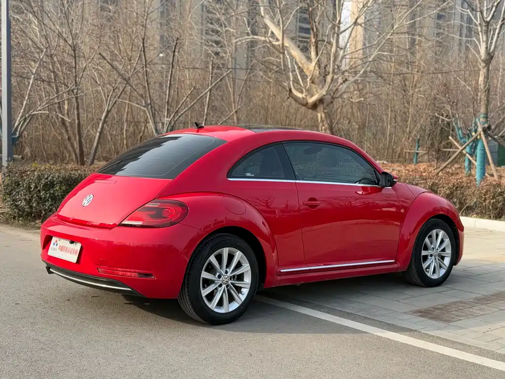 VOLKSWAGEN BEETLE