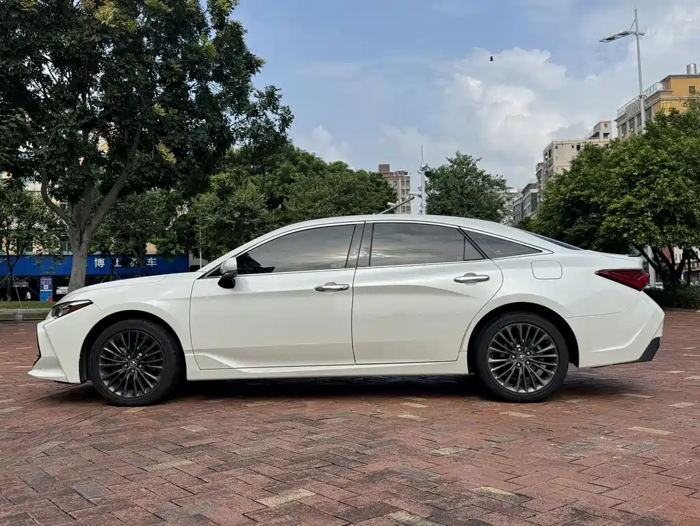 Toyota Avalon — миниатюра 9