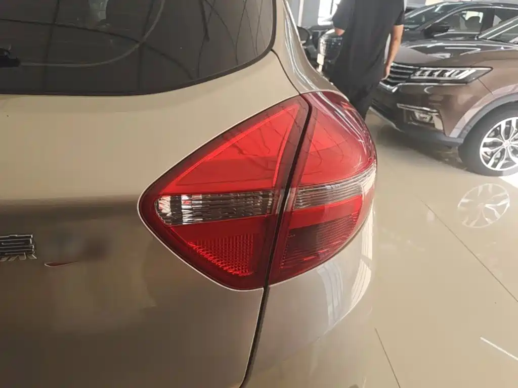 Geely Emgrand GS — миниатюра 8