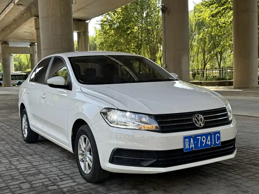 Volkswagen Santana — миниатюра 2