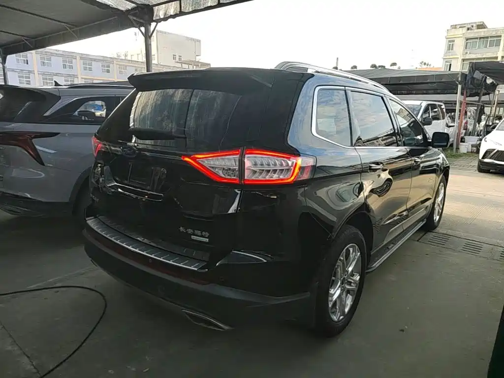 Ford Edge — миниатюра 7