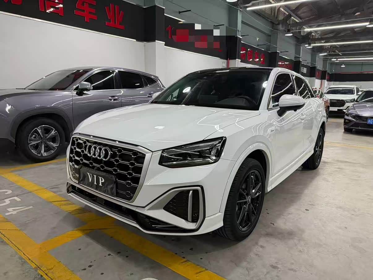 Audi Q2L 1.4 л 2022 г. Белый, пробег 14000 км