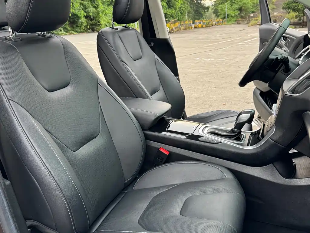 Ford Edge — миниатюра 11