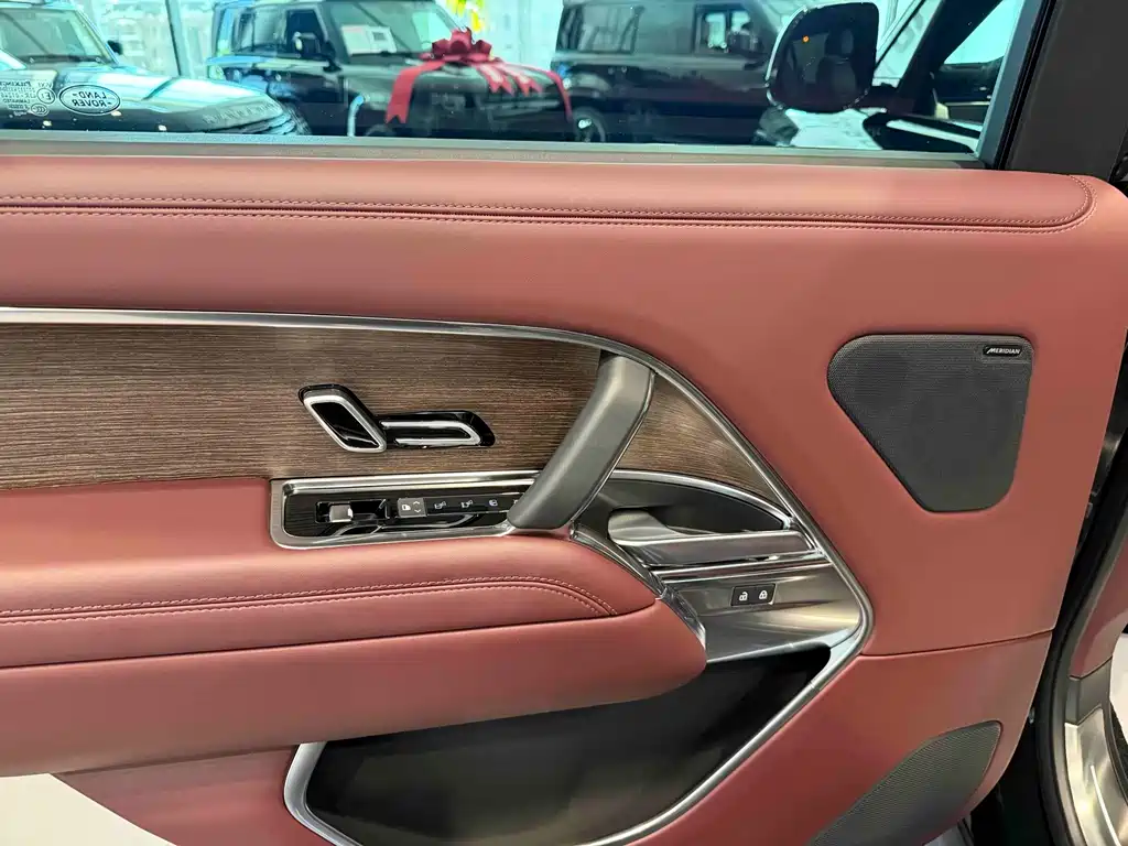 Land Rover Range Rover — миниатюра 15