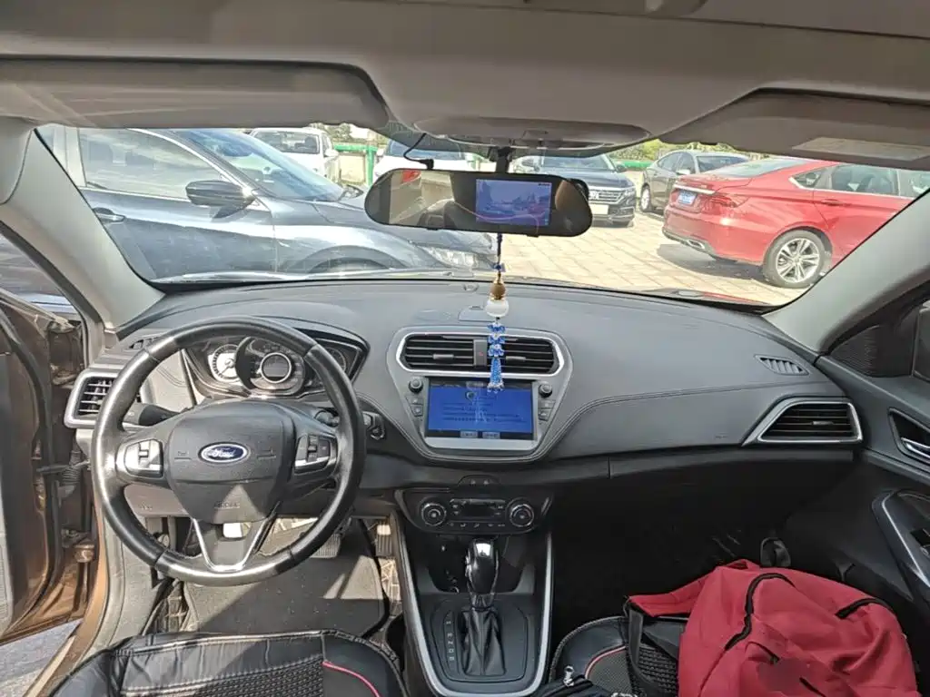 Ford Escort — миниатюра 10