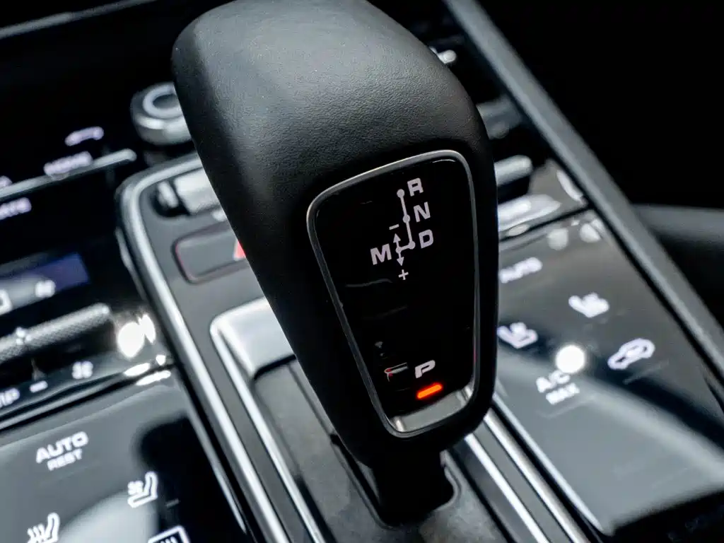 Porsche Cayenne — миниатюра 20