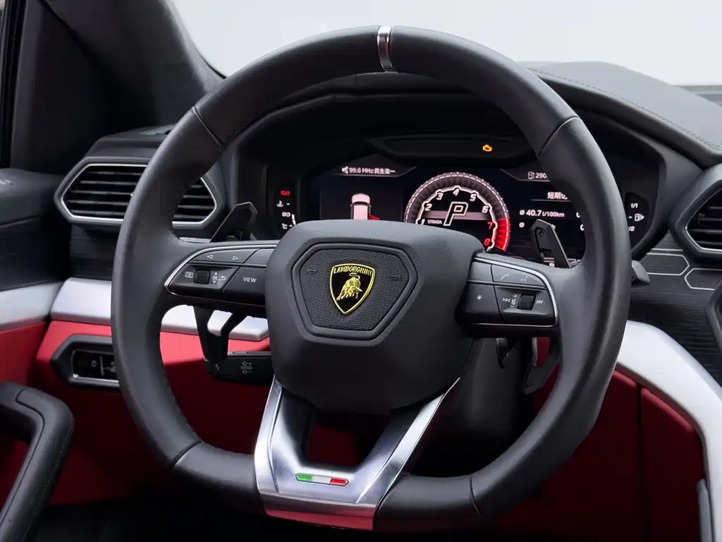 Lamborghini Urus — миниатюра 18