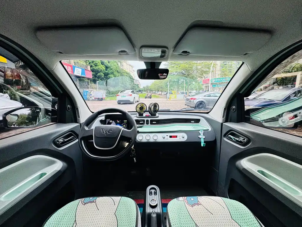Wuling MINIEV — миниатюра 5