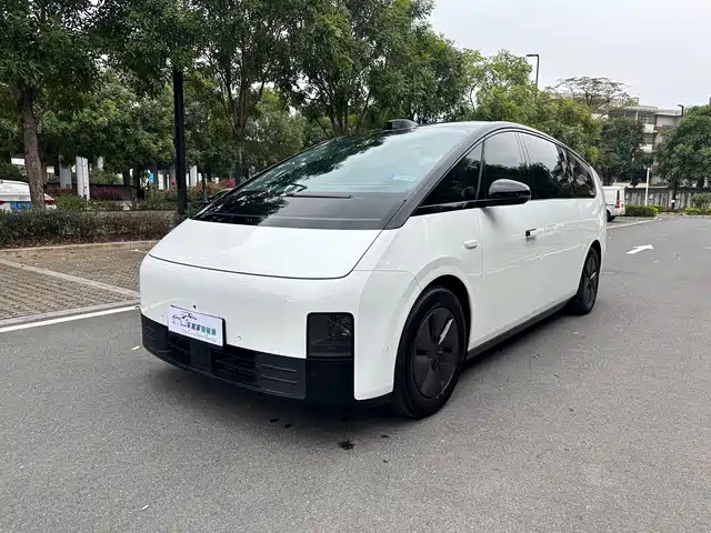 Li Auto IDEAL MEGA 2024