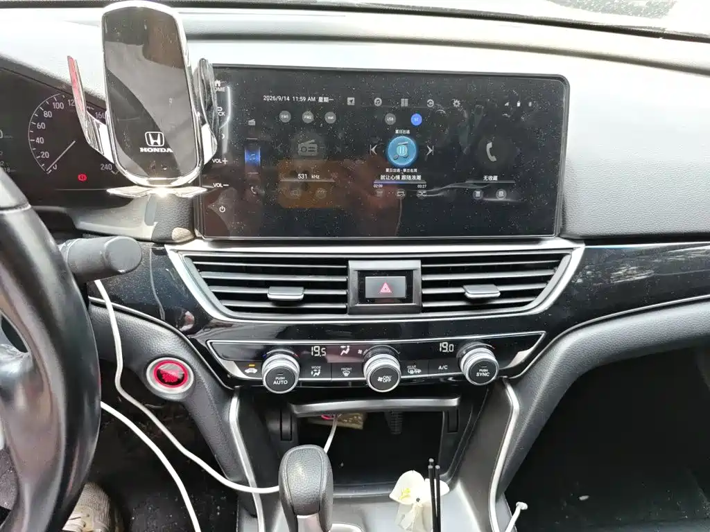 Honda Accord — миниатюра 9