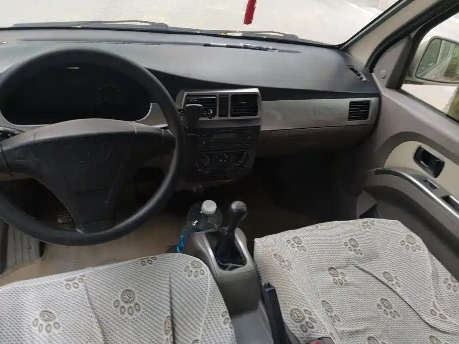 Wuling Rongguang — миниатюра 12