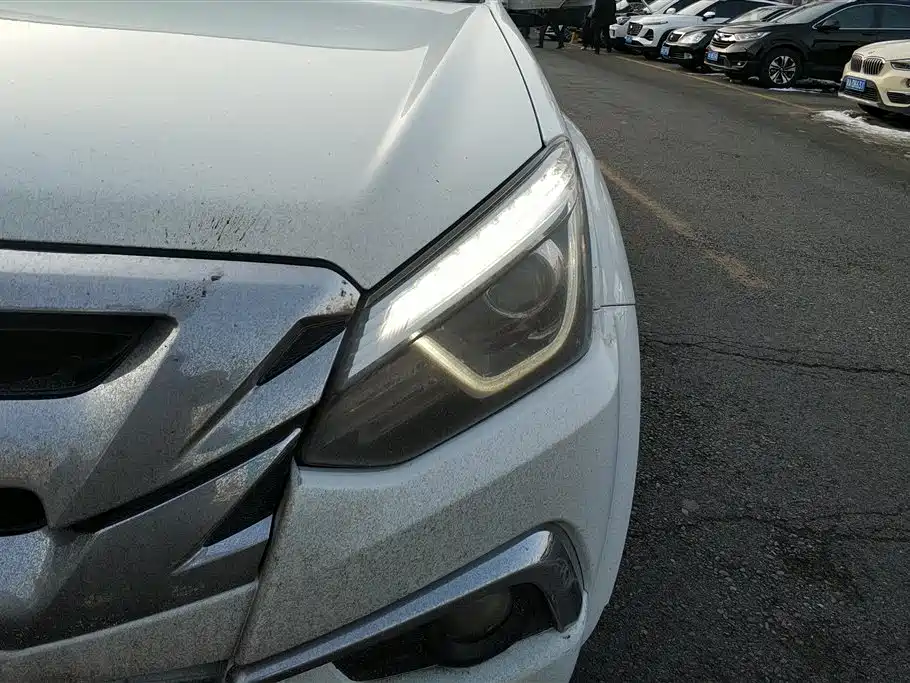 ISUZU MU X SHEPHERD RANGER