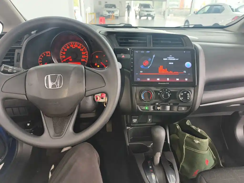 Honda Fit — миниатюра 10