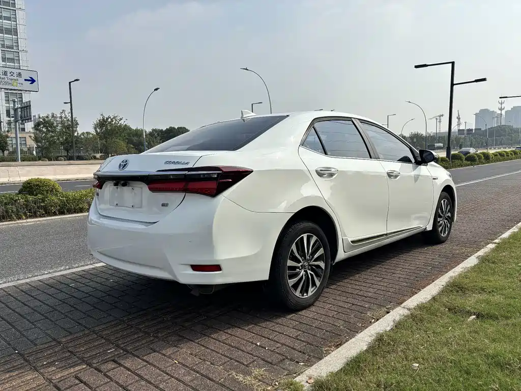 Toyota Corolla — миниатюра 5
