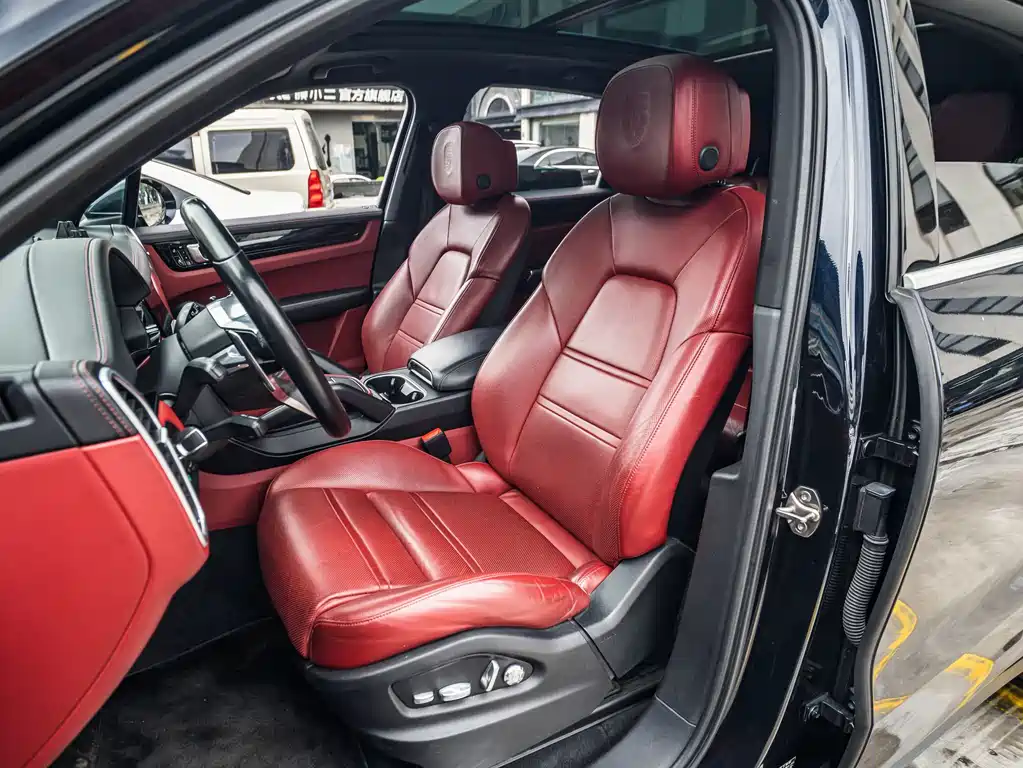 Porsche Cayenne — миниатюра 4
